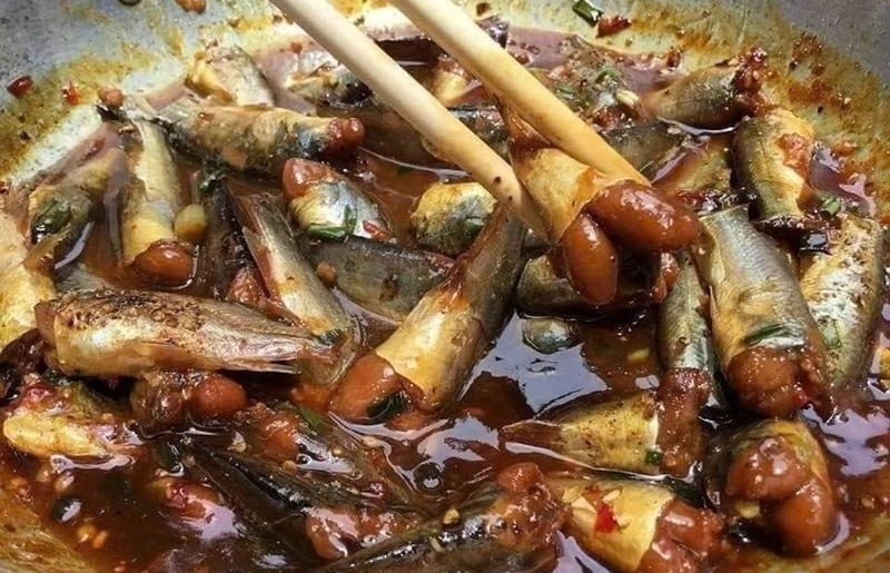 cá ngạnh kho lạt ảnh 7