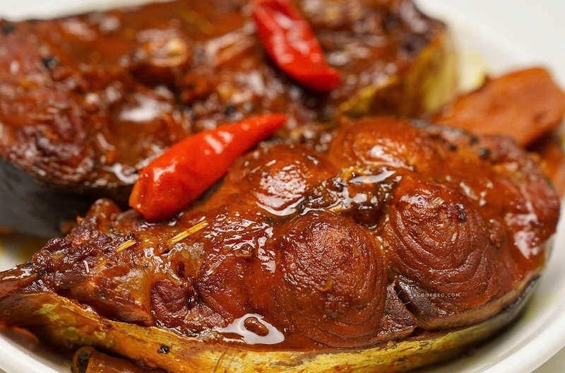Cá ngạnh kho riềng ảnh 2