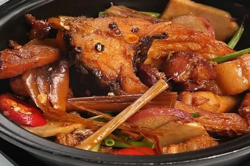 Cá ngạnh kho riềng ảnh 5