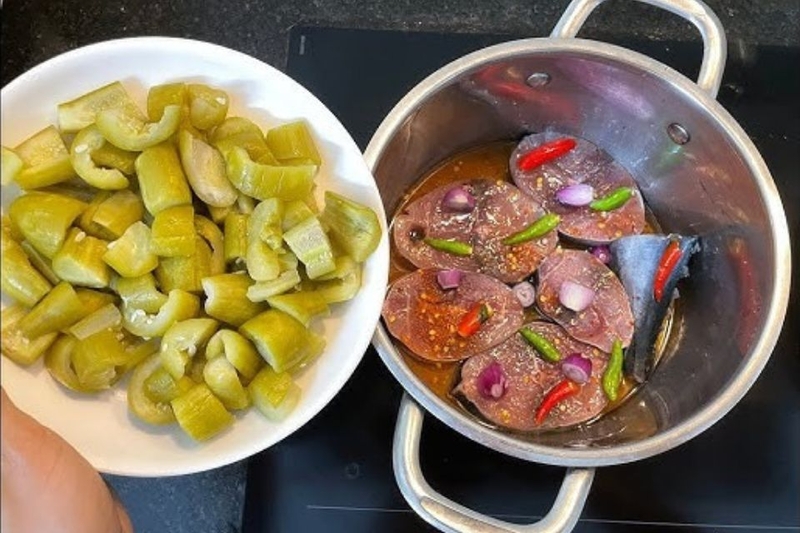 cá ngừ kho dưa gang muối làm cực dễ