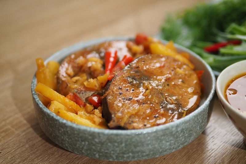 cá ngừ kho thơm cà chua 1