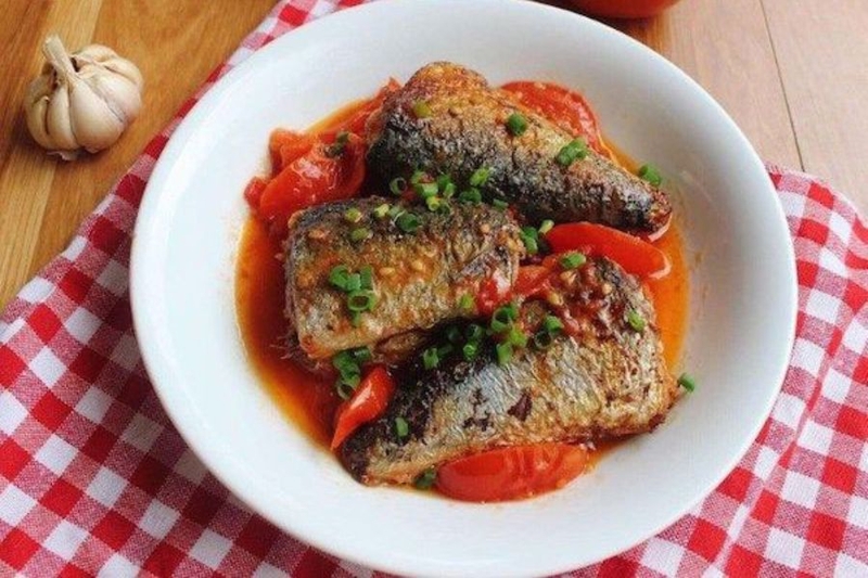 ca nhong kho ca chua