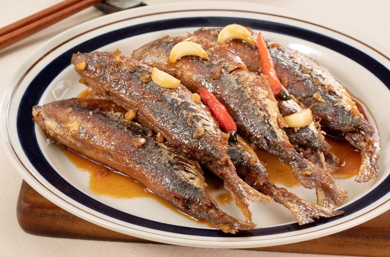 Cá nục kho xì dầu 6