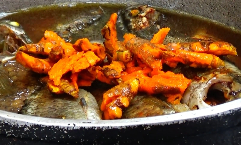 cá rô kho nghệ hình 2