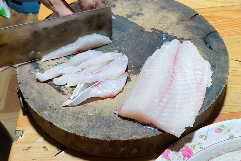 Sơ chế và lọc phi lê cá