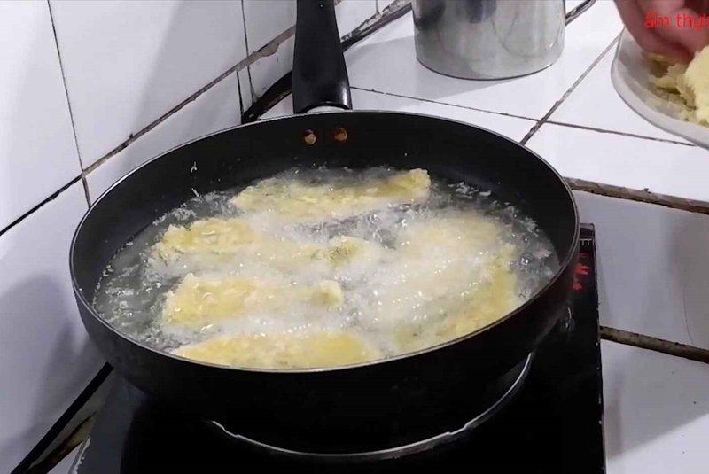 Chiên cá vàng giòn