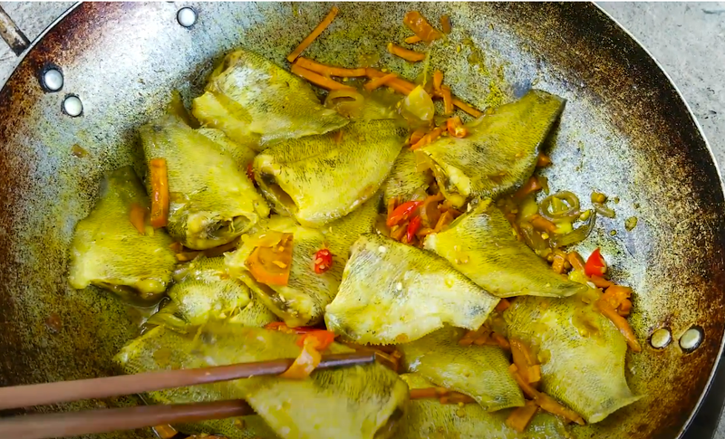 cá sặc kho tiêu (ảnh 8)