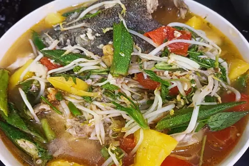 Cá song nấu canh chua thơm ngon, chuẩn vị.