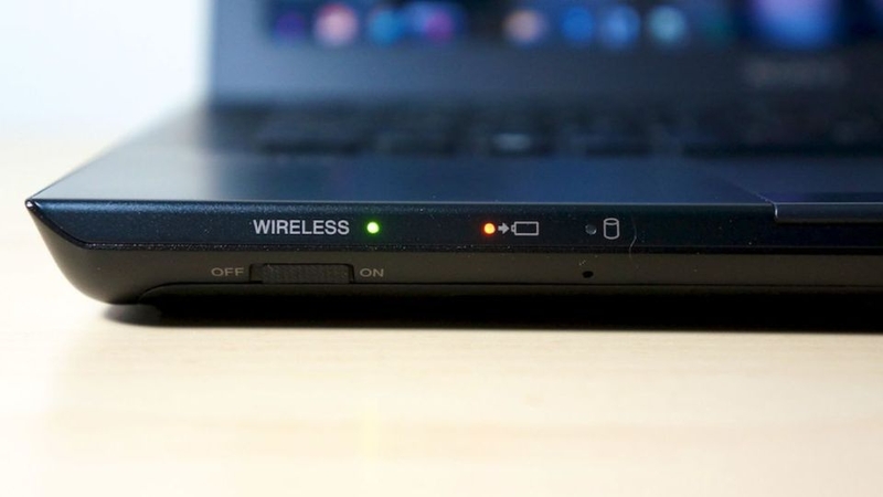 Các đèn báo trên laptop Dell 4