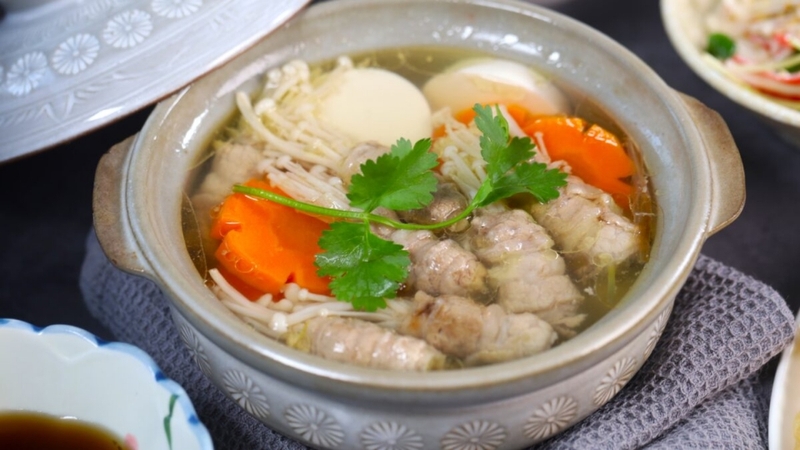 Canh súp bò nấu nấm kim châm hương vị thanh đạm
