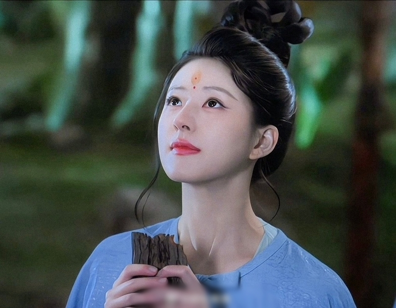 thong tin dien vien trieu lo tu