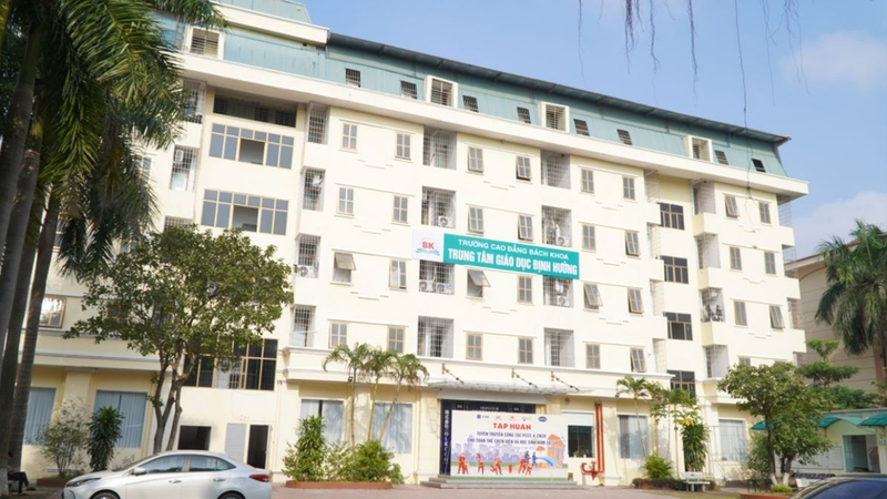 Cao đẳng Bách Khoa