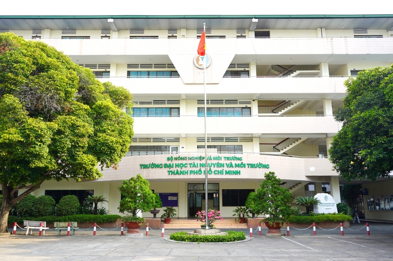 các trường đại học kinh tế ở TP.HCM 13