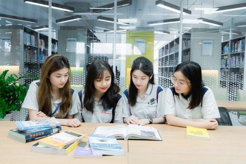 các trường đại học kinh tế ở TP.HCM 11