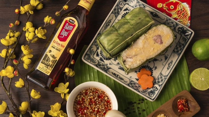 Mắm tôm hoặc mắm ớt