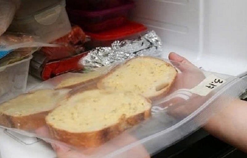 Cách bảo quản bánh mì trong tủ lạnh ảnh 1