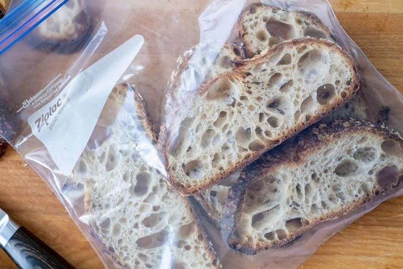 Cách bảo quản bánh mì trong tủ lạnh ảnh 2
