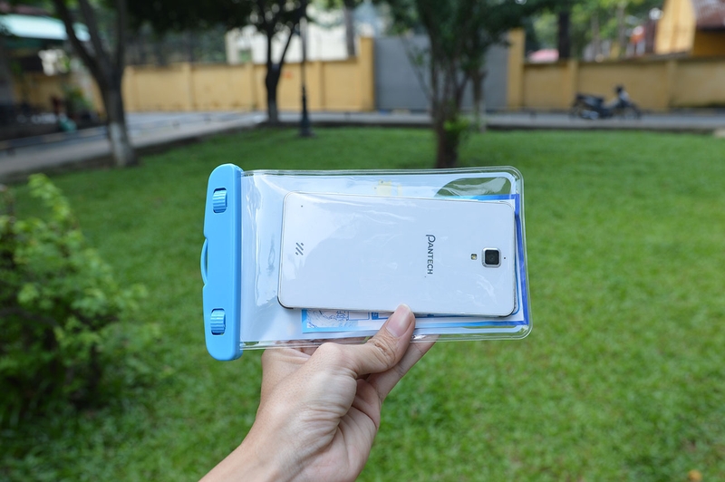 cách bảo vệ smartphone trong mùa mưa 1