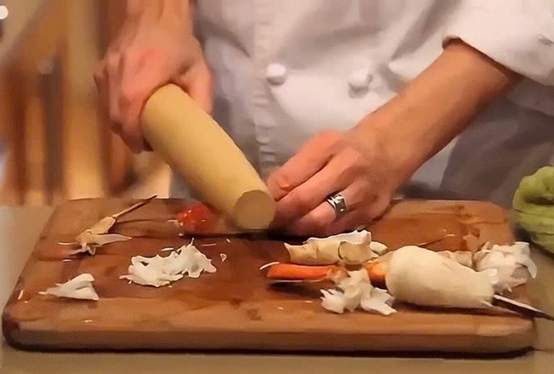 Cách bóc thịt cua biển ảnh 2