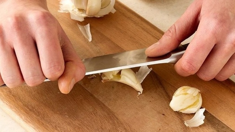 cách bóc tỏi nhanh gọn ảnh 6