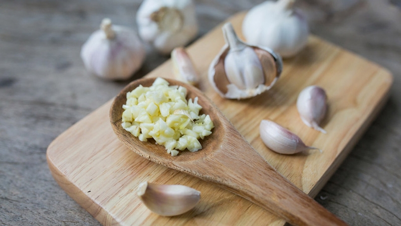 cách bóc tỏi nhanh gọn ảnh 9