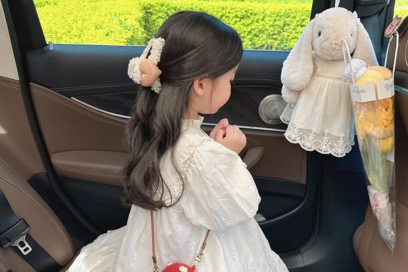 Buộc tóc nửa đầu