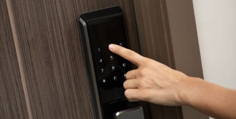 Đặt ngón tay của bạn lên cảm biến vân tay