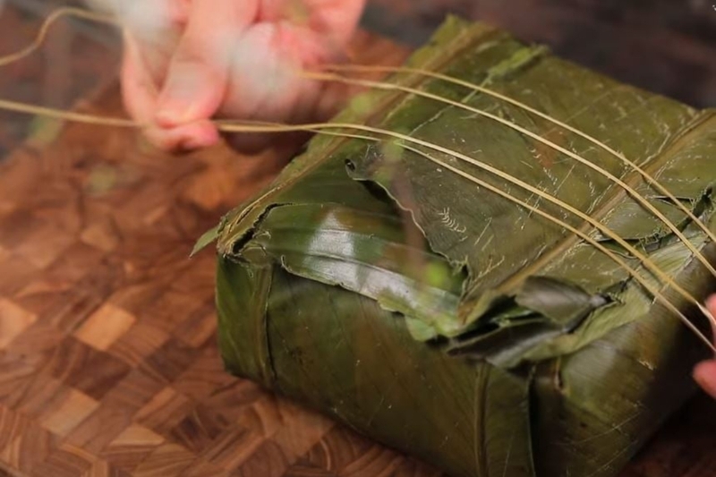 Cách cắt bánh chưng 3
