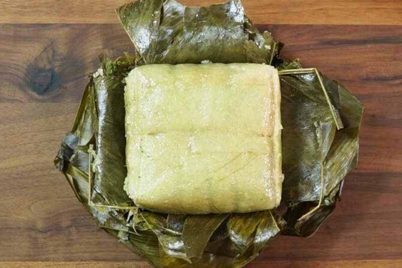 Cách cắt bánh chưng bằng dao - 05