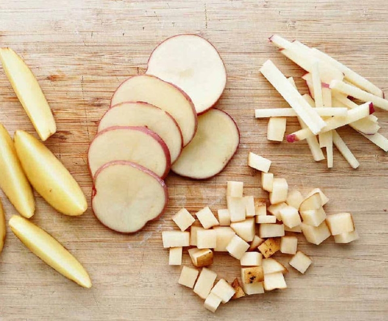 Cách cắt khoai tây nấu canh - 09