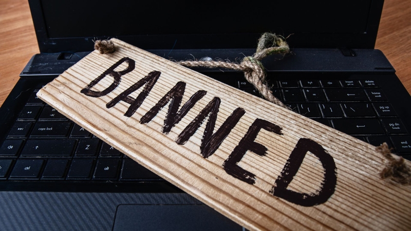 Bị khóa tài khoản vĩnh viễn