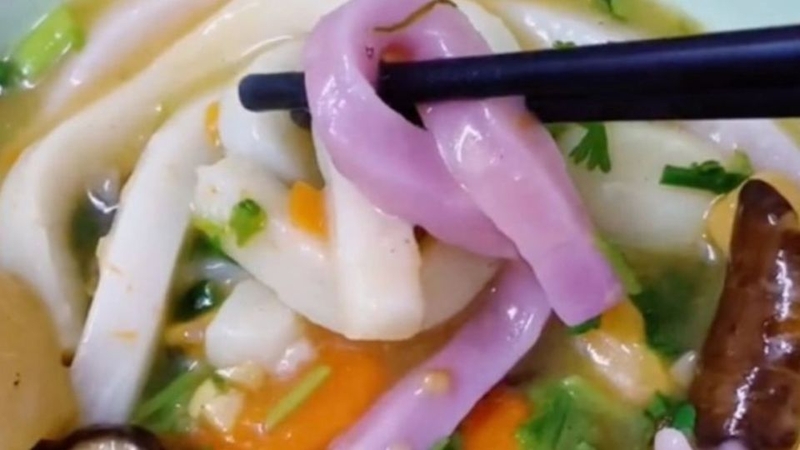 Bánh đá nấu bánh canh