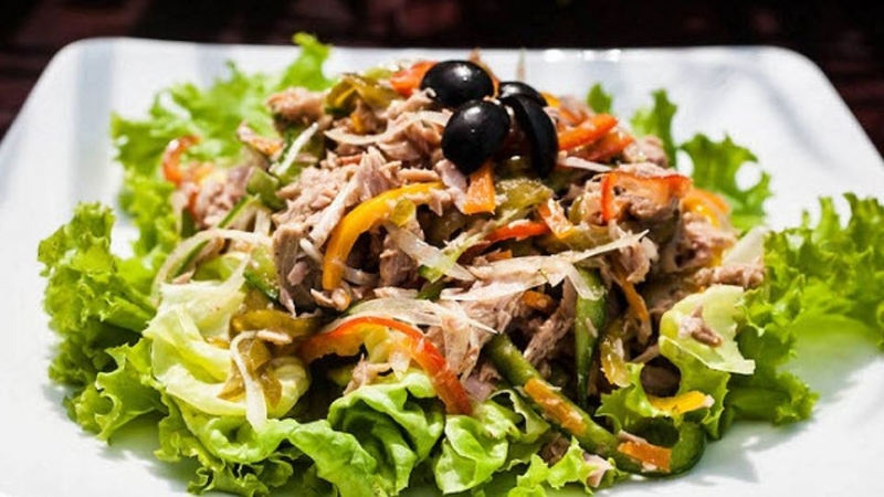 Salad cá ngừ