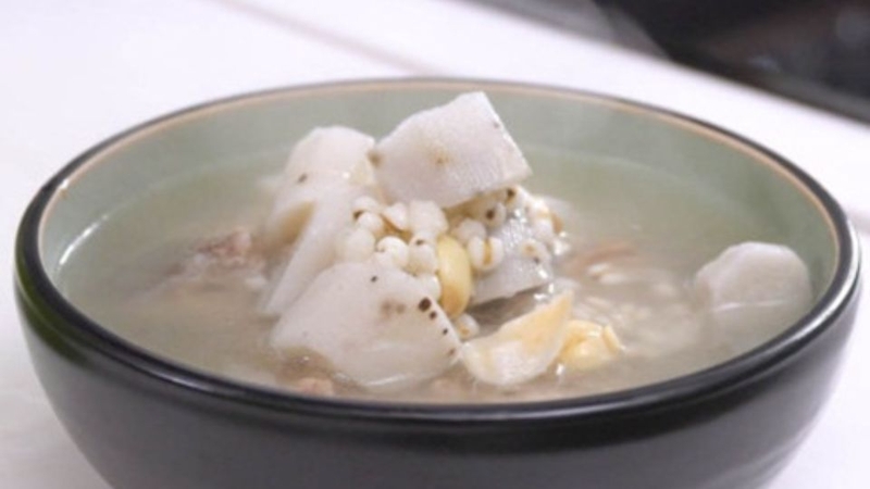 Canh củ mài hầm xương và hạt sen
