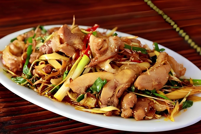 Thịt ngỗng xào sả ớt