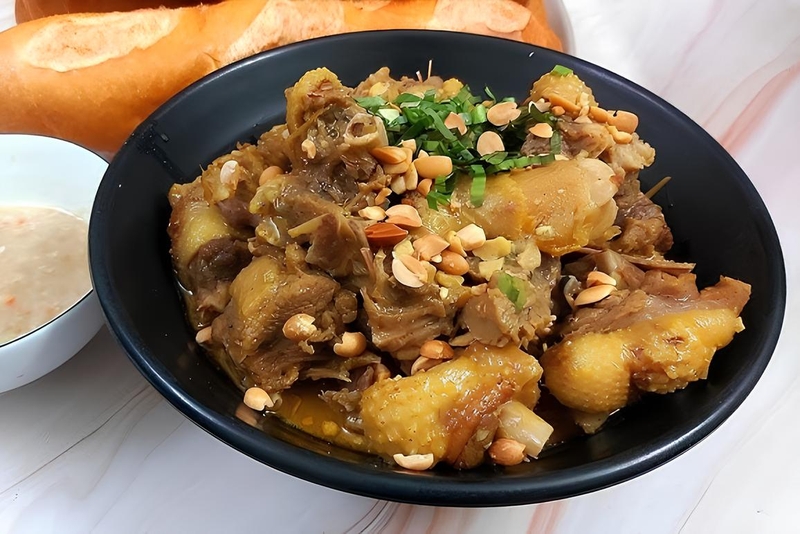Thịt ngỗng xào nấm