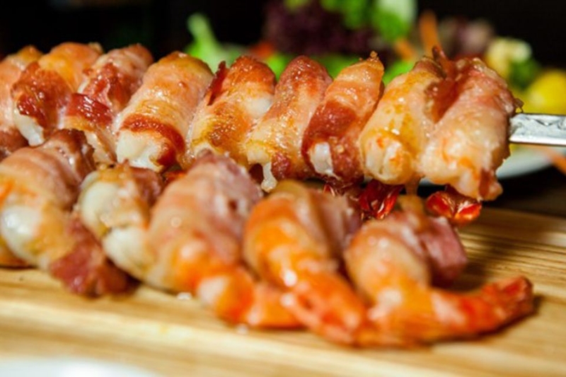 Dọn ba chỉ cuộn tôm