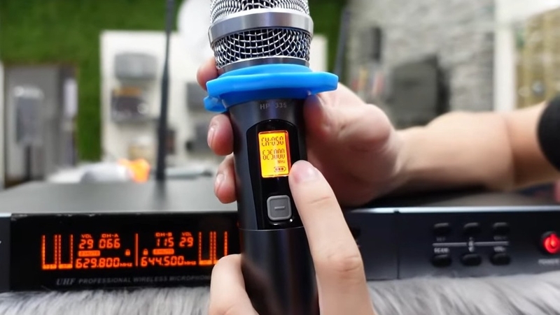 cách chỉnh tần số micro không dây hình 6