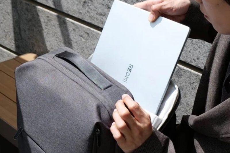 Chọn balo có ngăn đựng vừa kích thước laptop để hạn chế xê dịch khi di chuyển.
