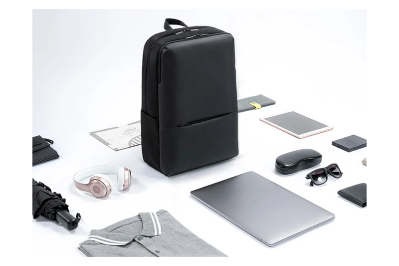 Balo nhiều ngăn hỗ trợ sắp xếp laptop, sạc, chuột và đồ dùng cá nhân gọn gàng