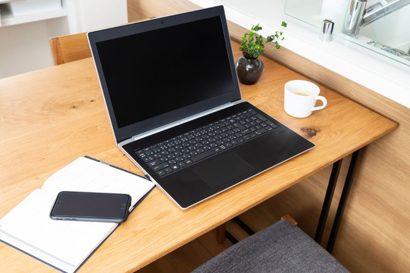 Tìm hiểu kích thước bàn laptop phổ biến hiện nay