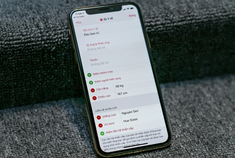 iPhone màn hình từ 6,1 inch giúp người lớn tuổi quan sát nội dung dễ dàng hơn