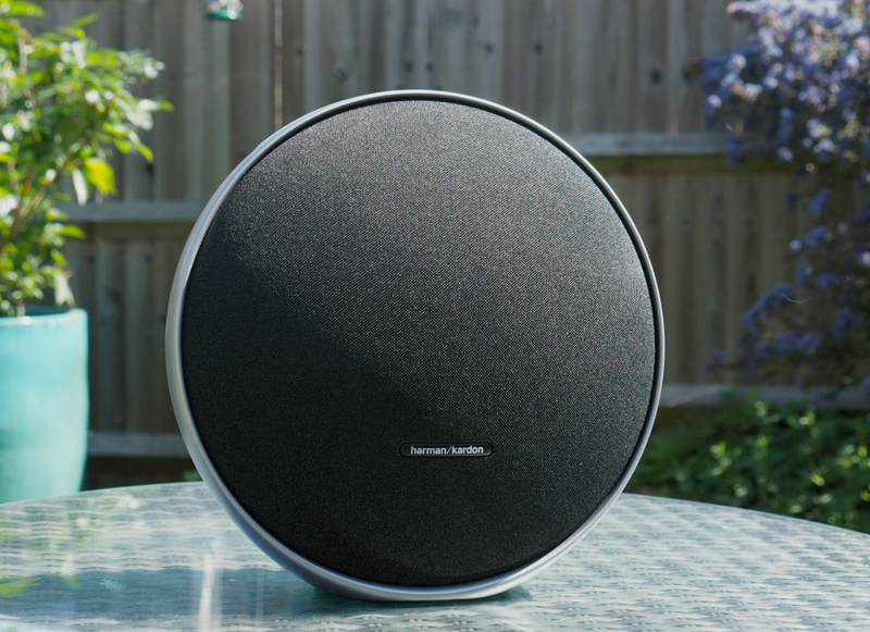 Bluetooth 5.2 cùng phạm vi kết nối từ 10 m là những thông số đáng cân nhắc khi chọn loa