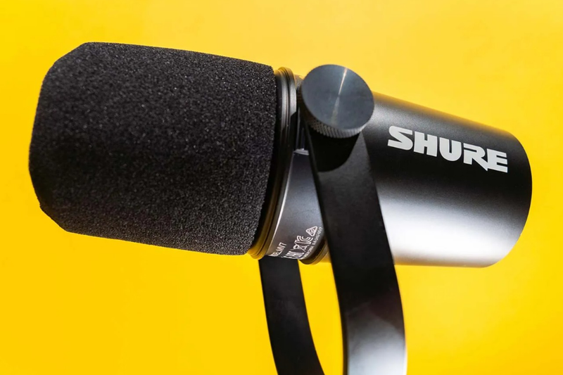 Hướng thu cardioid phù hợp với podcast và livestream một người, trong khi đa hướng phù hợp khi cần ghi âm từ nhiều phía