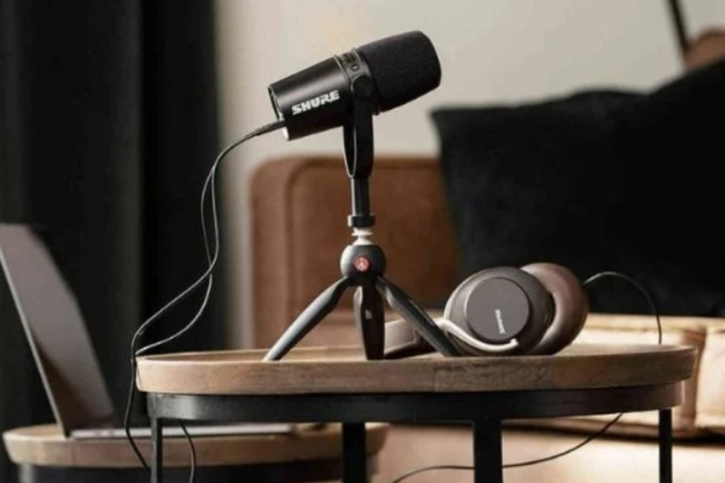 Dải tần khoảng 80 Hz đến 15 kHz phù hợp với nhiều nhu cầu thu giọng nói hằng ngày