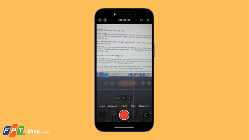 Mở ứng dụng Camera trên điện thoại và chuyển từ chế độ Ảnh sang chế độ Video để bắt đầu quay