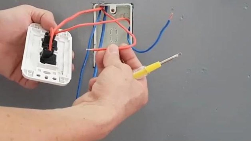 cách đấu 2 công tắc 2 bóng đèn 5