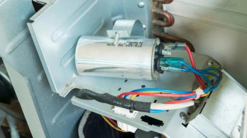 Bước 3: Đấu nối tụ điện vào block máy lạnh