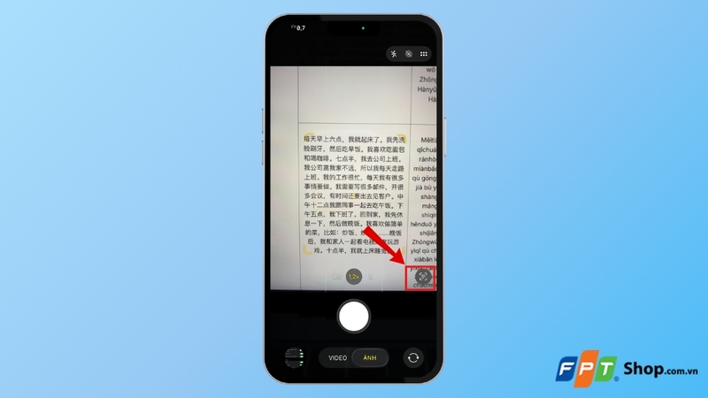 Mở ứng dụng Camera trên iPhone