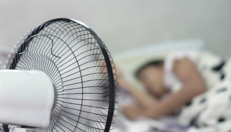 Cách dùng quạt khi ngủ 1